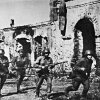 советские бойцы в освобожденном п.Карманово,Западный фронт,август1942г